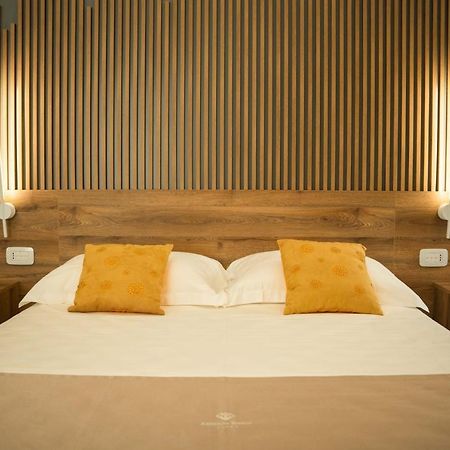 טורי Antonio Busco Rooms מראה חיצוני תמונה
